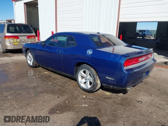 ✅ 2010 Dodge Challenger R/T Classic • VIN: 2B3CJ5DT3AH244705 • Lot: 41671350. Wystawiony na IAAI z przebiegiem 190 269 mil. Bezpłatny archiwum sprzedaży aukcyjnych z USA i szczegółowy raport historii pojazdu na DreamBid. Zdjęcie 3.