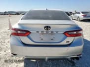 ✅ 2023 Toyota Camry SE • VIN: 4T1G11AK5PU744371 • Lot: 91979575. Wystawiony na Copart z przebiegiem 47 821 mil. Bezpłatny archiwum sprzedaży aukcyjnych z USA i szczegółowy raport historii pojazdu na DreamBid. Zdjęcie 6.