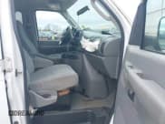 ✅ 2007 Ford Econoline Passenger XL • VIN: 1FBSS31L57DA97586 • Lot: 41716412. Wystawiony na IAAI z przebiegiem 206 233 mil. Bezpłatny archiwum sprzedaży aukcyjnych z USA i szczegółowy raport historii pojazdu na DreamBid. Zdjęcie 5.