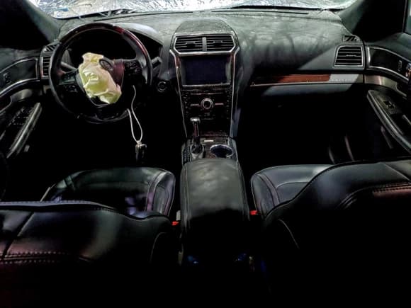 ✅ 2018 Ford Explorer Platinum • VIN: 1FM5K8HT4JGB83548 • Лот: 93612075. Опубликован ранее на Copart с пробегом 83 282 миль. Бесплатный доступ к архиву аукционных продаж из США и подробный отчёт об истории автомобиля на DreamBid. Изображение 8.