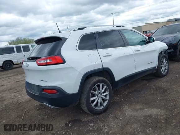 ✅ 2018 Jeep Cherokee Limited • VIN: 1C4PJMDX4JD578560 • Лот: 42242623. Опубликован ранее на IAAI с пробегом 173 535 миль. Бесплатный доступ к архиву аукционных продаж из США и подробный отчёт об истории автомобиля на DreamBid. Изображение 4.