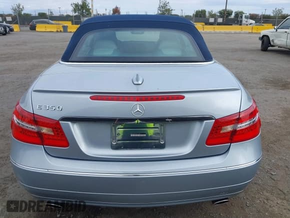 ✅ 2013 Mercedes-Benz E 350 • VIN: WDDKK5KF5DF219062 • Lot: 43342150. Wystawiony na IAAI z przebiegiem 113 798 mil. Bezpłatny archiwum sprzedaży aukcyjnych z USA i szczegółowy raport historii pojazdu na DreamBid. Zdjęcie 16.