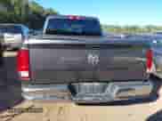 2024 Ram 1500 SLT z VIN 1C6RR6GG3RS128566, wystawiony jako IAAI lot #43605003 z przebiegiem 47 799 mil mil oraz . Historia ofert i sprzedaży dostępna na DreamBid. Obrazek 6.