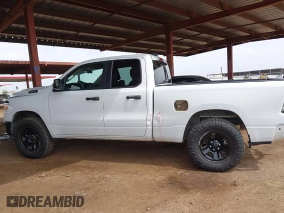 2019 Ram 1500 Tradesman с VIN 1C6SRFCT4KN612951, выставлен на аукционе IAAI как лот 41889524 с пробегом 153 310 миль миль и . История ставок и продаж доступна на DreamBid. Изображение 15.