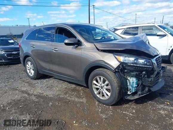 ✅ 2019 Kia Sorento LX • VIN: 5XYPG4A31KG455415 • Lot: 43394057. Wystawiony na IAAI z przebiegiem 86 509 mil. Bezpłatny archiwum sprzedaży aukcyjnych z USA i szczegółowy raport historii pojazdu na DreamBid. Zdjęcie 1.