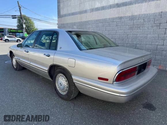 ✅ 1996 Buick Park Avenue • VIN: 1G4CW52K8TH619048 • Lot: 91438005. Wystawiony na Copart z przebiegiem 119 917 mil. Bezpłatny archiwum sprzedaży aukcyjnych z USA i szczegółowy raport historii pojazdu na DreamBid. Zdjęcie 3.