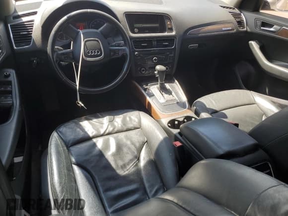 ✅ 2009 Audi Q5 Premium • VIN: WA1KK78R09A031930 • Lot: 71921415. Wystawiony na Copart z przebiegiem 195 449 mil. Bezpłatny archiwum sprzedaży aukcyjnych z USA i szczegółowy raport historii pojazdu na DreamBid. Zdjęcie 8.