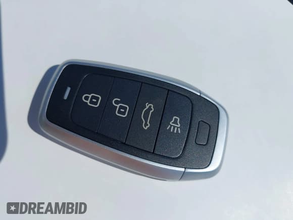 ✅ 2016 Jaguar XJ Portfolio • VIN: SAJWJ2GD1G8V99581 • Lot: 43104150. Wystawiony na IAAI z przebiegiem Nie podano. Bezpłatny archiwum sprzedaży aukcyjnych z USA i szczegółowy raport historii pojazdu na DreamBid. Zdjęcie 11.