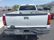 ✅ 2001 Chevrolet Silverado 2500HD LS • VIN: 1GCHC23GX1F202504 • Lot: 42361816. Wystawiony na IAAI z przebiegiem Nie podano. Bezpłatny archiwum sprzedaży aukcyjnych z USA i szczegółowy raport historii pojazdu na DreamBid. Zdjęcie 16.