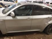 ✅ 2014 BMW X6 M • VIN: 5YMGZ0C52E0C40700 • Лот: 41510398. Опубликован ранее на IAAI с пробегом 96 036 миль. Бесплатный доступ к архиву аукционных продаж из США и подробный отчёт об истории автомобиля на DreamBid. Изображение 15.