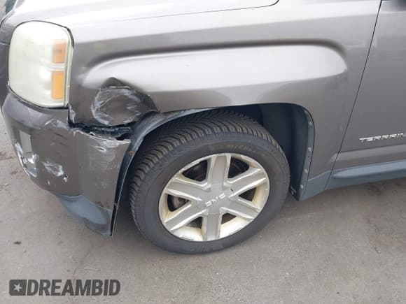 ✅ 2011 GMC Terrain SLE-2 • VIN: 2CTFLTE51B6391990 • Lot: 43015219. Listed on IAAI with 220,355 mi. Free auction sales archive from the USA and detailed vehicle history report at DreamBid. Image 12.