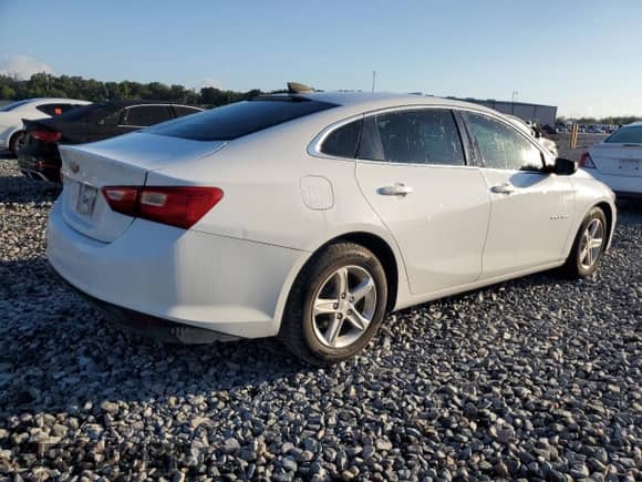 2019 Chevrolet Malibu LS z VIN 1G1ZB5ST3KF125637, wystawiony jako Copart lot #87289325 z przebiegiem 102 188 mil mil oraz Szkoda całkowita • Salvage title. Historia ofert i sprzedaży dostępna na DreamBid. Obrazek 3.