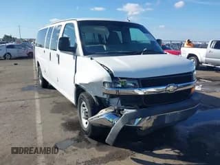 ✅ 2013 Chevrolet Express Passenger LT • VIN: 1GAZG1FGXD1128574 • Lot: 43596412. Wystawiony na IAAI z przebiegiem 166 197 mil. Bezpłatny archiwum sprzedaży aukcyjnych z USA i szczegółowy raport historii pojazdu na DreamBid. Zdjęcie 1.