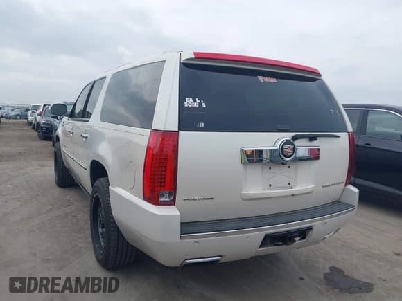 ✅ 2013 Cadillac Escalade ESV Platinum Edition • VIN: 1GYS3KEF3DR103255 • Лот: 41866633. Опубликован ранее на IAAI с пробегом 147 425 миль. Бесплатный доступ к архиву аукционных продаж из США и подробный отчёт об истории автомобиля на DreamBid. Изображение 3.