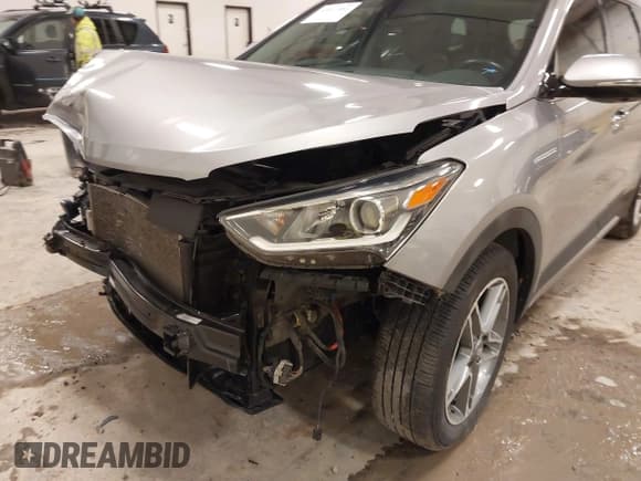 ✅ 2017 Hyundai Santa Fe Limited Ultimate • VIN: KM8SR4HF9HU210482 • Лот: 41911681. Опубликован ранее на IAAI с пробегом 110 933 миль. Бесплатный доступ к архиву аукционных продаж из США и подробный отчёт об истории автомобиля на DreamBid. Изображение 6.