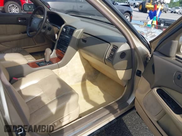 ✅ 1991 Lexus LS • VIN: JT8UF11E6M0097547 • Lot: 42224368. Listed on IAAI with 118,474 mi. Free auction sales archive from the USA and detailed vehicle history report at DreamBid. Image 5.