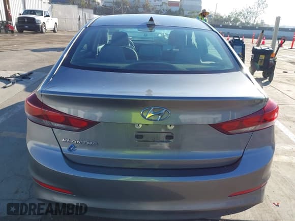 ✅ 2018 Hyundai Elantra Value Edition • VIN: KMHD84LF5JU556490 • Лот: 43564844. Опубликован ранее на IAAI с пробегом 85 165 миль. Бесплатный доступ к архиву аукционных продаж из США и подробный отчёт об истории автомобиля на DreamBid. Изображение 17.