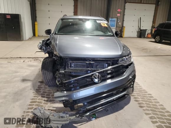 ✅ 2024 Volkswagen Tiguan SE R-Line Black • VIN: 3VV8B7AX6RM211636 • Lot: 91813945. Listed on Copart with 21,722 mi. Free auction sales archive from the USA and detailed vehicle history report at DreamBid. Image 5.