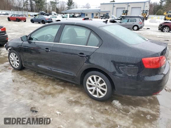 ✅ 2013 Volkswagen Jetta SE • VIN: 3VWDP7AJ4DM364564 • Lot: 44992455. Listed on Copart with 81,203 mi. Free auction sales archive from the USA and detailed vehicle history report at DreamBid. Image 2.