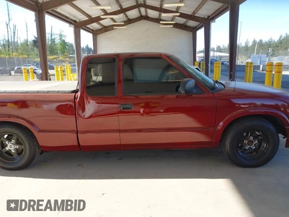 ✅ 2001 Chevrolet S-10 • VIN: 1GCCS195X18144301 • Лот: 42194723. Опубликован ранее на IAAI с пробегом 204 815 миль. Бесплатный доступ к архиву аукционных продаж из США и подробный отчёт об истории автомобиля на DreamBid. Изображение 13.