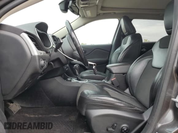 ✅ 2018 Jeep Cherokee Latitude Plus • VIN: 1C4PJMLXXJD576491 • Lot: 86257255. Wystawiony na Copart z przebiegiem 96 564 mil. Bezpłatny archiwum sprzedaży aukcyjnych z USA i szczegółowy raport historii pojazdu na DreamBid. Zdjęcie 7.