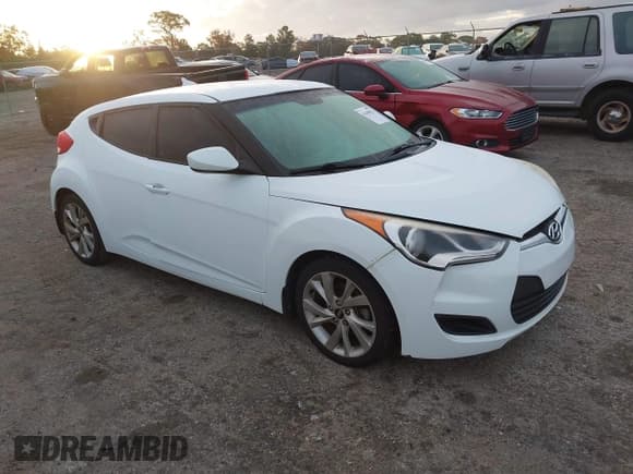 ✅ 2016 Hyundai Veloster • VIN: KMHTC6AD9GU252143 • Lot: 41440153. Wystawiony na IAAI z przebiegiem 155 431 mil. Bezpłatny archiwum sprzedaży aukcyjnych z USA i szczegółowy raport historii pojazdu na DreamBid. Zdjęcie 1.