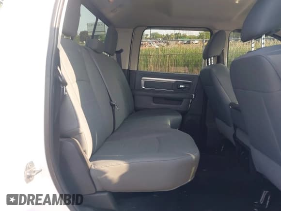 ✅ 2016 Ram 2500 Big Horn • VIN: 3C6UR5DL3GG308608 • Lot: 42393359. Listed on IAAI with 180,610 mi. Free auction sales archive from the USA and detailed vehicle history report at DreamBid. Image 8.