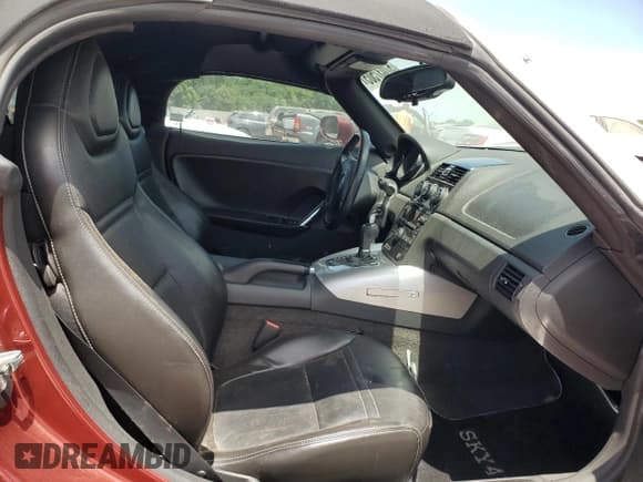 ✅ 2009 Saturn Sky • VIN: 1G8MN35B89Y101312 • Лот: 57037505. Опубликован ранее на Copart с пробегом 46 294 миль. Бесплатный доступ к архиву аукционных продаж из США и подробный отчёт об истории автомобиля на DreamBid. Изображение 10.