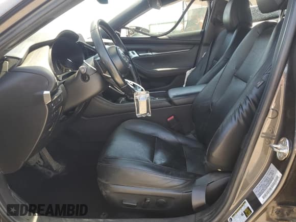 ✅ 2020 Mazda 3 Premium • VIN: JM1BPBNM1L1164240 • Lot: 61675365. Wystawiony na Copart z przebiegiem 90 509 mil. Bezpłatny archiwum sprzedaży aukcyjnych z USA i szczegółowy raport historii pojazdu na DreamBid. Zdjęcie 7.