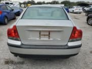 ✅ 2002 Volvo S60 • VIN: YV1RS58D422145548 • Lot: 82846324. Wystawiony na Copart z przebiegiem 128 263 mil. Bezpłatny archiwum sprzedaży aukcyjnych z USA i szczegółowy raport historii pojazdu na DreamBid. Zdjęcie 6.