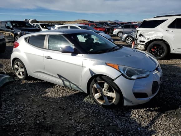 ✅ 2012 Hyundai Veloster w/Red Int • VIN: KMHTC6AD6CU025373 • Lot: 79322884. Wystawiony na Copart z przebiegiem 136 528 mil. Bezpłatny archiwum sprzedaży aukcyjnych z USA i szczegółowy raport historii pojazdu na DreamBid. Zdjęcie 4.
