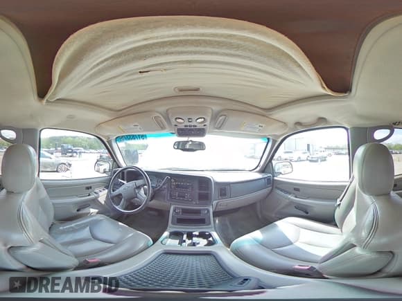 ✅ 2004 Chevrolet Suburban LS • VIN: 3GNEC16Z64G188962 • Лот: 51783375. Опубликован ранее на Copart с пробегом 190 017 миль. Бесплатный доступ к архиву аукционных продаж из США и подробный отчёт об истории автомобиля на DreamBid. Изображение 14.