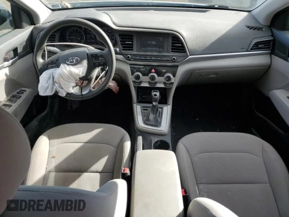 ✅ 2019 Hyundai Elantra SE • VIN: 5NPD74LF1KH451822 • Lot: 91448405. Listed on Copart with 52,879 mi. Free auction sales archive from the USA and detailed vehicle history report at DreamBid. Image 8.