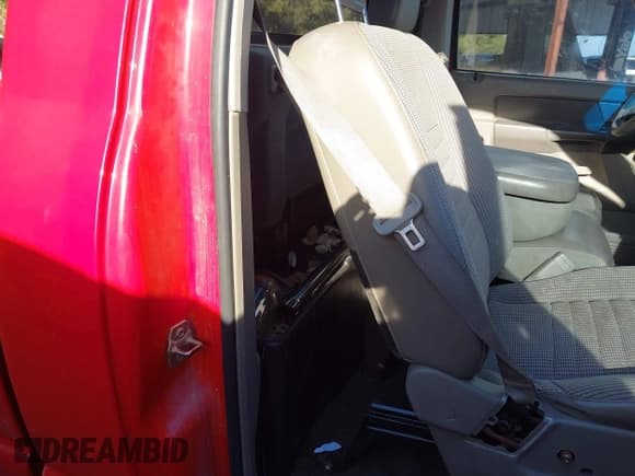 ✅ 2007 Dodge 1500 ST • VIN: 1D7HA16K97J519265 • Lot: 43337145. Listed on IAAI with 210,778 mi. Free auction sales archive from the USA and detailed vehicle history report at DreamBid. Image 8.