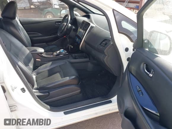 ✅ 2013 Nissan LEAF SL • VIN: 1N4AZ0CP1DC406124 • Lot: 41819354. Wystawiony na IAAI z przebiegiem 89 417 mil. Bezpłatny archiwum sprzedaży aukcyjnych z USA i szczegółowy raport historii pojazdu na DreamBid. Zdjęcie 5.