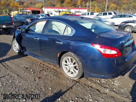 ✅ 2010 Nissan Maxima SV • VIN: 1N4AA5AP9AC809819 • Lot: 43642659. Wystawiony na IAAI z przebiegiem 143 000 mil. Bezpłatny archiwum sprzedaży aukcyjnych z USA i szczegółowy raport historii pojazdu na DreamBid. Zdjęcie 3.