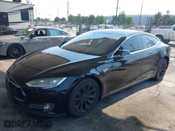✅ 2016 Tesla Model S 90D • VIN: 5YJSA1E23GF134423 • Lot: 42720975. Listed on IAAI with 114,782 mi. Free auction sales archive from the USA and detailed vehicle history report at DreamBid. Image 2.