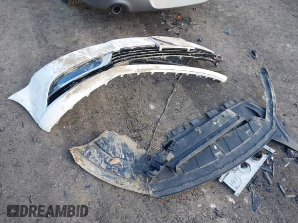 ✅ 2013 Volkswagen CC R-Line • VIN: WVWBP7AN2DE546329 • Lot: 43664929. Listed on IAAI with 123,655 mi. Free auction sales archive from the USA and detailed vehicle history report at DreamBid. Image 11.