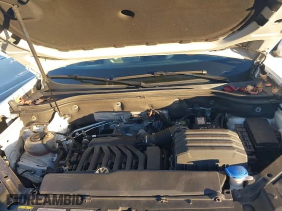 ✅ 2018 Volkswagen Atlas SEL • VIN: 1V2MR2CA6JC525196 • Lot: 43689256. Wystawiony na IAAI z przebiegiem 108 956 mil. Bezpłatny archiwum sprzedaży aukcyjnych z USA i szczegółowy raport historii pojazdu na DreamBid. Zdjęcie 10.