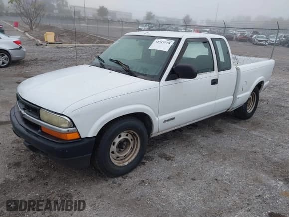 ✅ 2002 Chevrolet S-10 Fleet • VIN: 1GCCS195828174303 • Лот: 41519778. Опубликован ранее на IAAI с пробегом 393 344 миль. Бесплатный доступ к архиву аукционных продаж из США и подробный отчёт об истории автомобиля на DreamBid. Изображение 2.