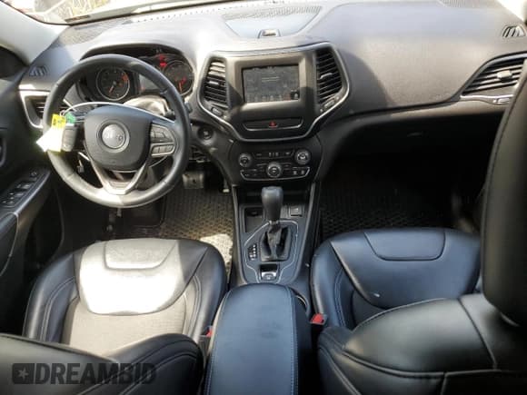 ✅ 2019 Jeep Cherokee Latitude Plus • VIN: 1C4PJLLB0KD143293 • Lot: 54790945. Wystawiony na Copart z przebiegiem 100 585 mil. Bezpłatny archiwum sprzedaży aukcyjnych z USA i szczegółowy raport historii pojazdu na DreamBid. Zdjęcie 8.