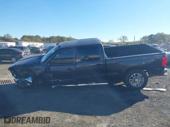 2015 Chevrolet Silverado 2500HD LT z VIN 1GC1KVE85FF136771, wystawiony jako IAAI lot #43478483 z przebiegiem 142 142 mil mil oraz . Historia ofert i sprzedaży dostępna na DreamBid. Obrazek 15.