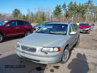 ✅ 2001 Volvo V70 • VIN: YV1SW58D311025931 • Lot: 43754477. Listed on IAAI with 199,235 mi. Free auction sales archive from the USA and detailed vehicle history report at DreamBid. Image 2.