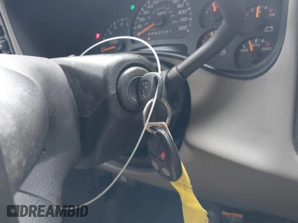 ✅ 2006 Chevrolet Silverado 2500HD LT1 • VIN: 1GCHK23U86F181748 • Lot: 41794661. Listed on IAAI with 204,496 mi. Free auction sales archive from the USA and detailed vehicle history report at DreamBid. Image 11.