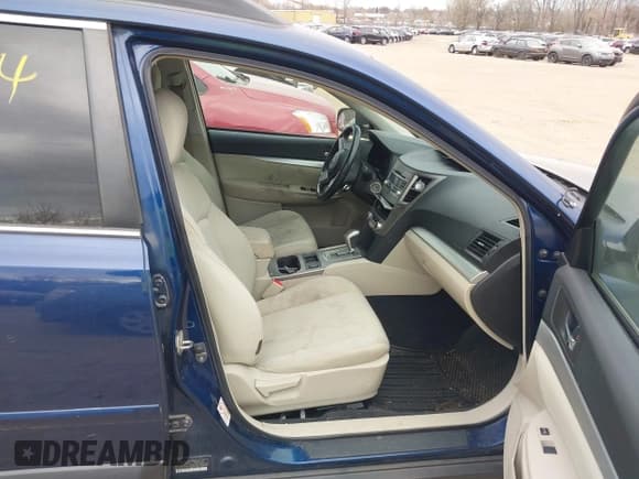 ✅ 2011 Subaru Outback Premium • VIN: 4S4BRCCC9B3319335 • Lot: 43706534. Wystawiony na IAAI z przebiegiem 124 681 mil. Bezpłatny archiwum sprzedaży aukcyjnych z USA i szczegółowy raport historii pojazdu na DreamBid. Zdjęcie 5.