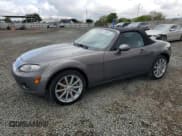 ✅ 2006 Mazda MX-5 Miata Grand Touring • VIN: JM1NC25FX60118913 • Lot: 54899525. Wystawiony na Copart z przebiegiem 207 036 mil. Bezpłatny archiwum sprzedaży aukcyjnych z USA i szczegółowy raport historii pojazdu na DreamBid. Zdjęcie 1.