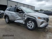 ✅ 2022 Hyundai Tucson SEL • VIN: 5NMJB3AE4NH080646 • Lot: 57768353. Wystawiony na Copart z przebiegiem 6 770 mil. Bezpłatny archiwum sprzedaży aukcyjnych z USA i szczegółowy raport historii pojazdu na DreamBid. Zdjęcie 4.