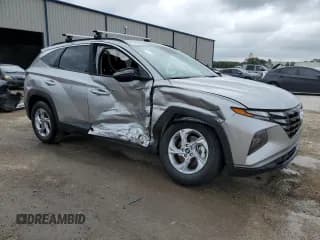 ✅ 2022 Hyundai Tucson SEL • VIN: 5NMJB3AE4NH080646 • Lot: 57768353. Wystawiony na Copart z przebiegiem 6 770 mil. Bezpłatny archiwum sprzedaży aukcyjnych z USA i szczegółowy raport historii pojazdu na DreamBid. Zdjęcie 4.