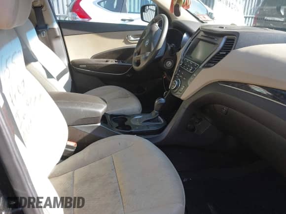 2017 Hyundai Santa Fe 2.4L с VIN 5NMZUDLB4HH015774, выставлен на аукционе IAAI как лот 43260785 с пробегом 158 905 миль миль и . История ставок и продаж доступна на DreamBid. Изображение 5.