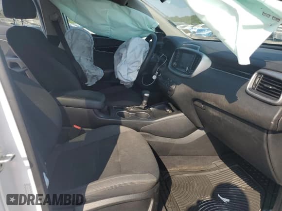 ✅ 2020 Kia Sorento LX • VIN: 5XYPG4A54LG632770 • Лот: 81149755. Опубликован ранее на Copart с пробегом 112 833 миль. Бесплатный доступ к архиву аукционных продаж из США и подробный отчёт об истории автомобиля на DreamBid. Изображение 7.